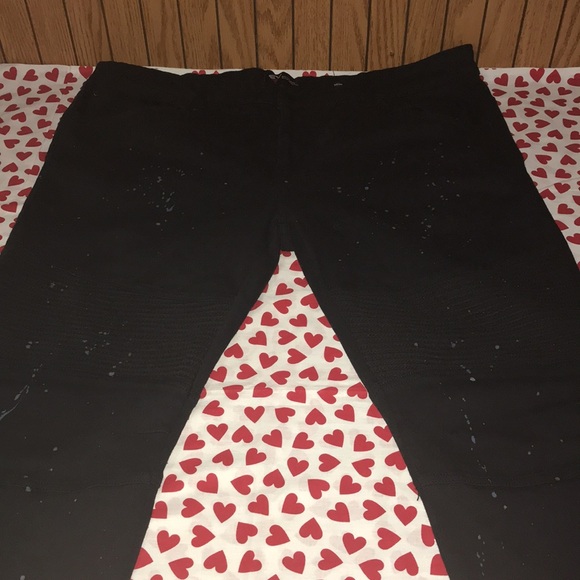 Black with blue paint spatter print evolves premium denim jeans (40) - Picture 5 of 10